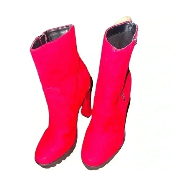 Guess Red Suede Boots - Picture 2 of 10